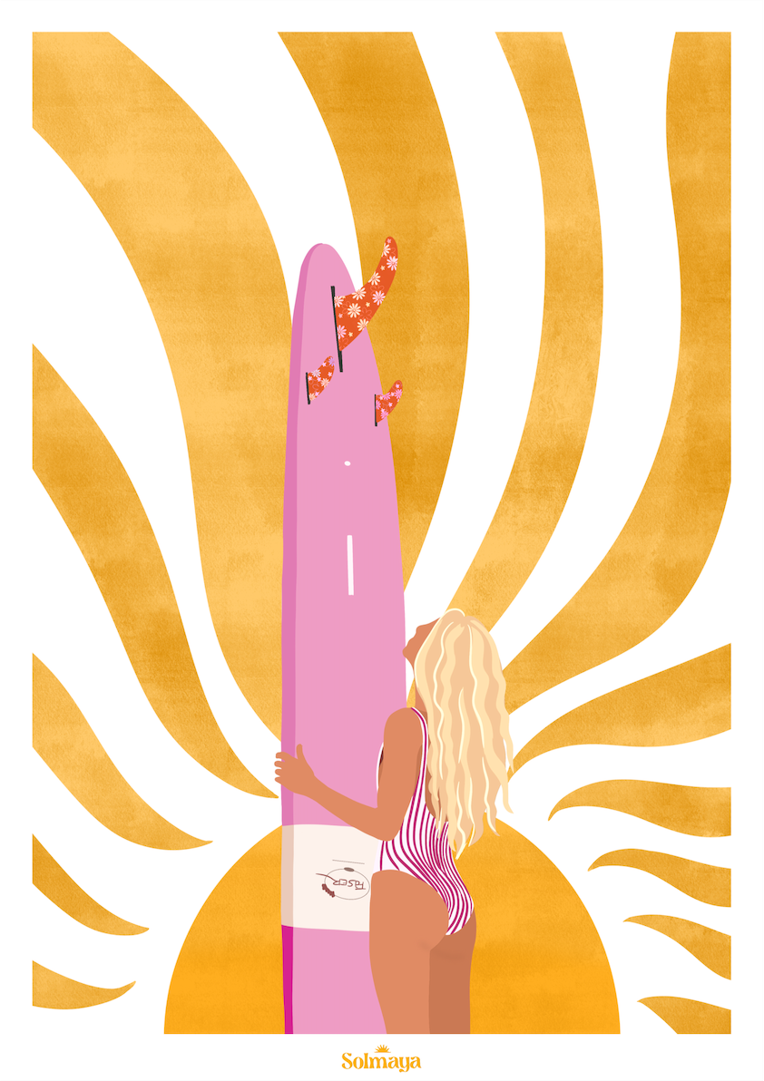 Affiche représentant un énorme soleil jaune avec une femme blonde tenant son surf