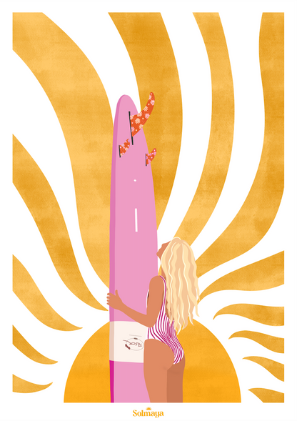 Affiche représentant un énorme soleil jaune avec une femme blonde tenant son surf
