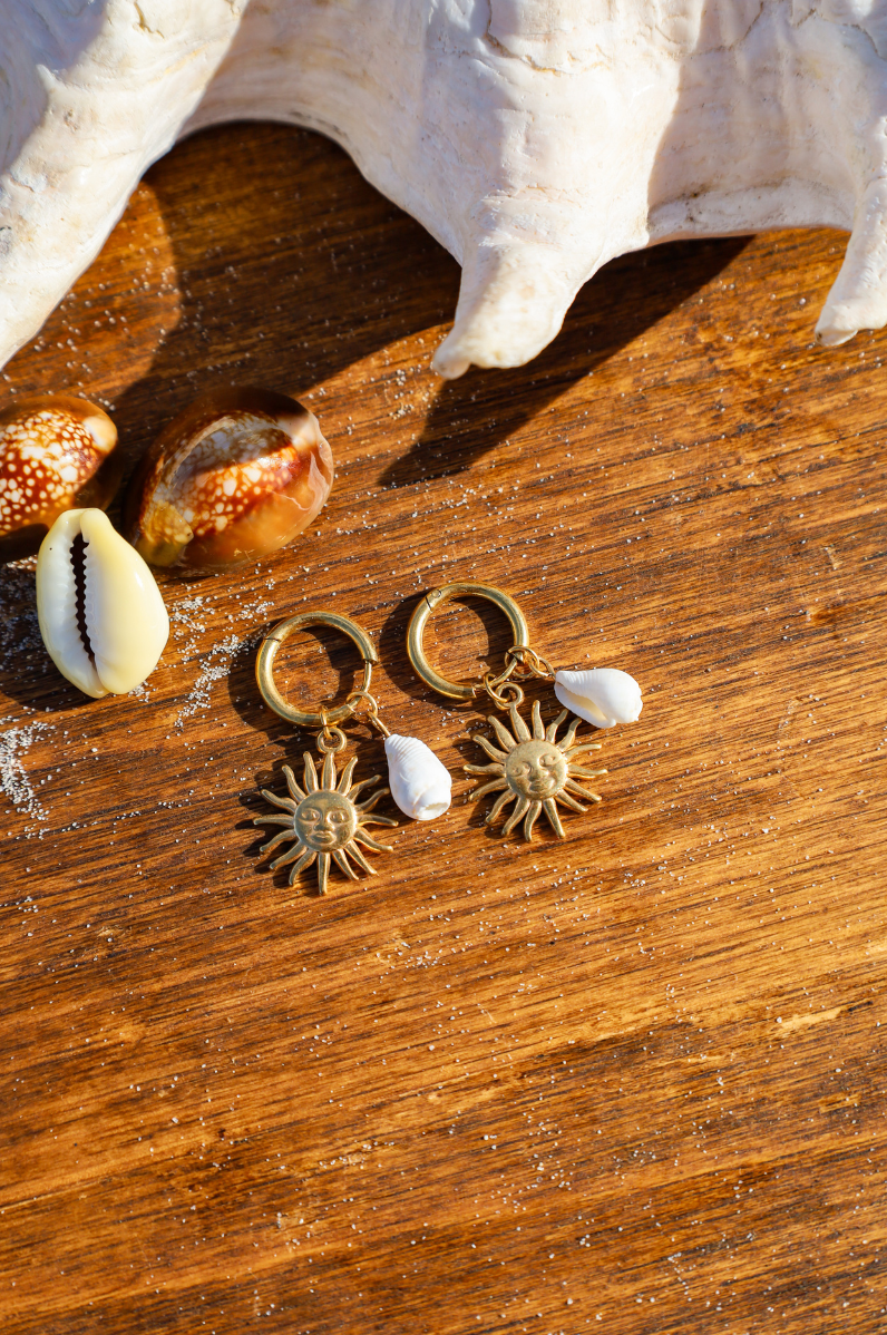 Boucles soleil coquillage