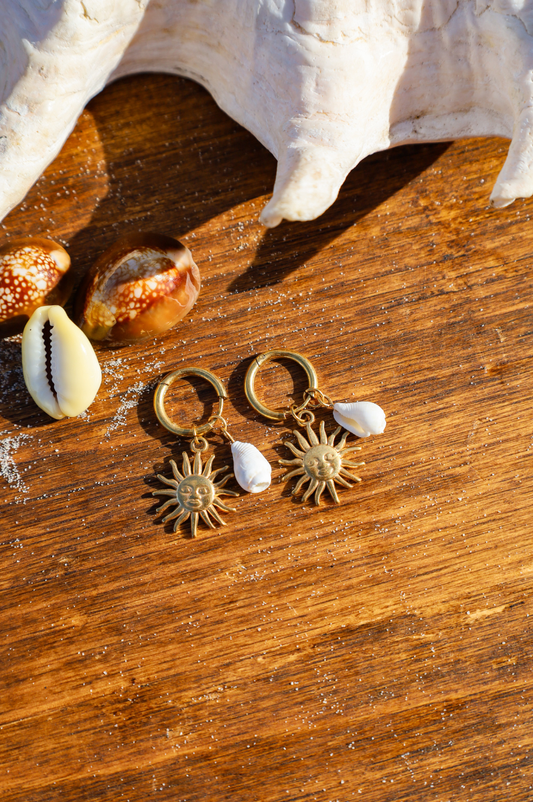 Boucles soleil coquillage