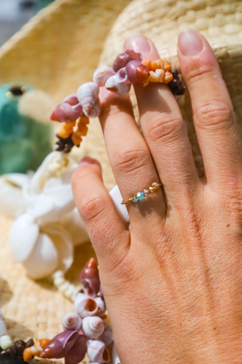 Bague acier inoxydable réglable et perles de verre multicolores