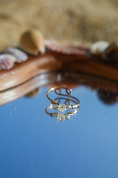bague réglable acier inoxydable et perles rondes blanches